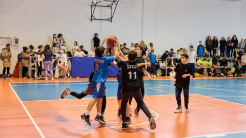 טורניר כדורסל בתי ספר יסודיים (17).jpg