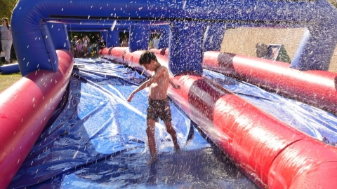 הפנינג מים במרכז דוד (30).JPG