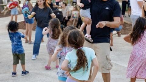 הרקדה וסרט בגינת מגדיאל (24).jpg