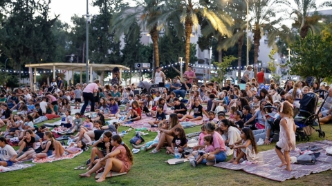הרקדה וסרט בגינת מגדיאל (17).jpg