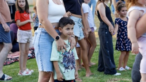 הרקדות והקרנות סרטים בגינות (3).jpg