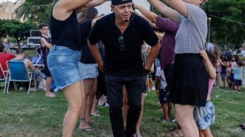 הרקדות והקרנות סרטים בגינות (26).jpg