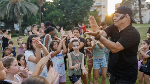 הרקדות והקרנות סרטים בגינות (21).jpg