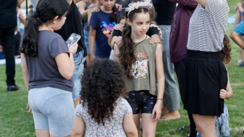 הרקדות והקרנות סרטים בגינות (33).jpg