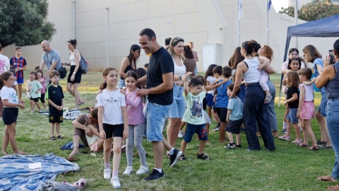 הרקדות והקרנות סרטים בגינות (4).jpg