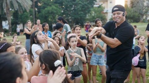 הרקדות והקרנות סרטים בגינות (22).jpg