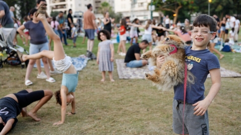 הרקדות והקרנות סרטים בגינות (45).jpg