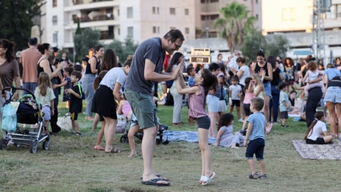 הרקדות והקרנות סרטים בגינות (57).jpg