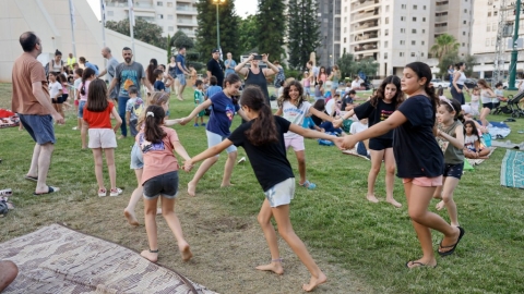 הרקדות והקרנות סרטים בגינות (46).jpg