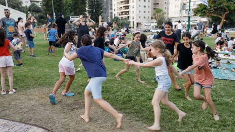 הרקדות והקרנות סרטים בגינות (47).jpg